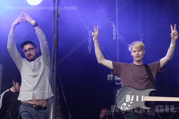 ALT-J - 2013-08-23 - SAINT CLOUD - Domaine National - Scene de la Cascade - 